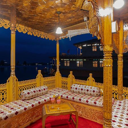 Dilnaaz Group Of Houseboats Hotel Srinagar  Bagian luar foto
