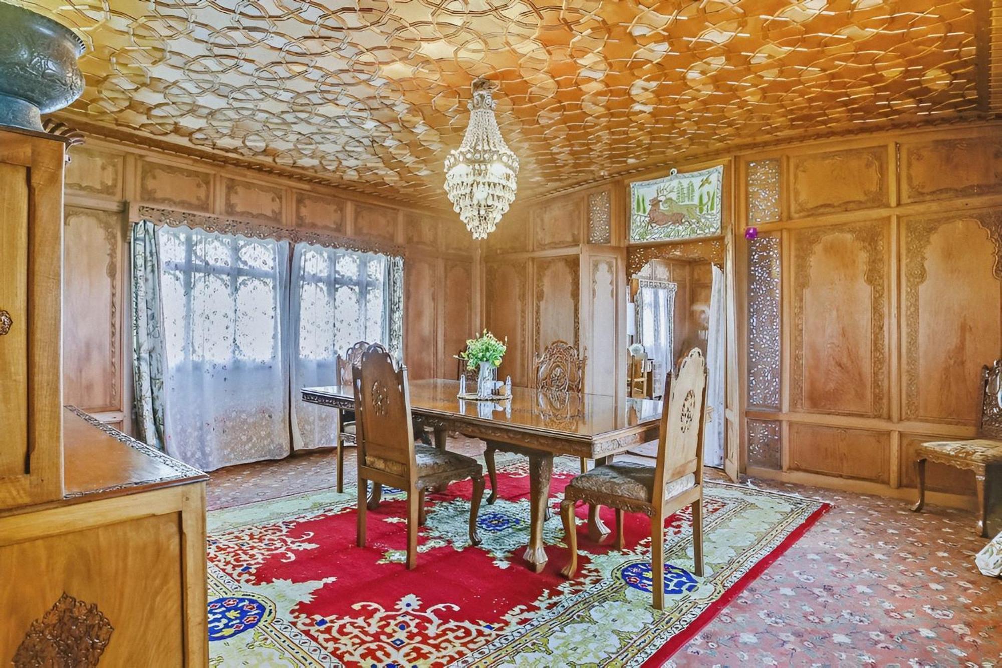 Dilnaaz Group Of Houseboats Hotel Srinagar  Bagian luar foto